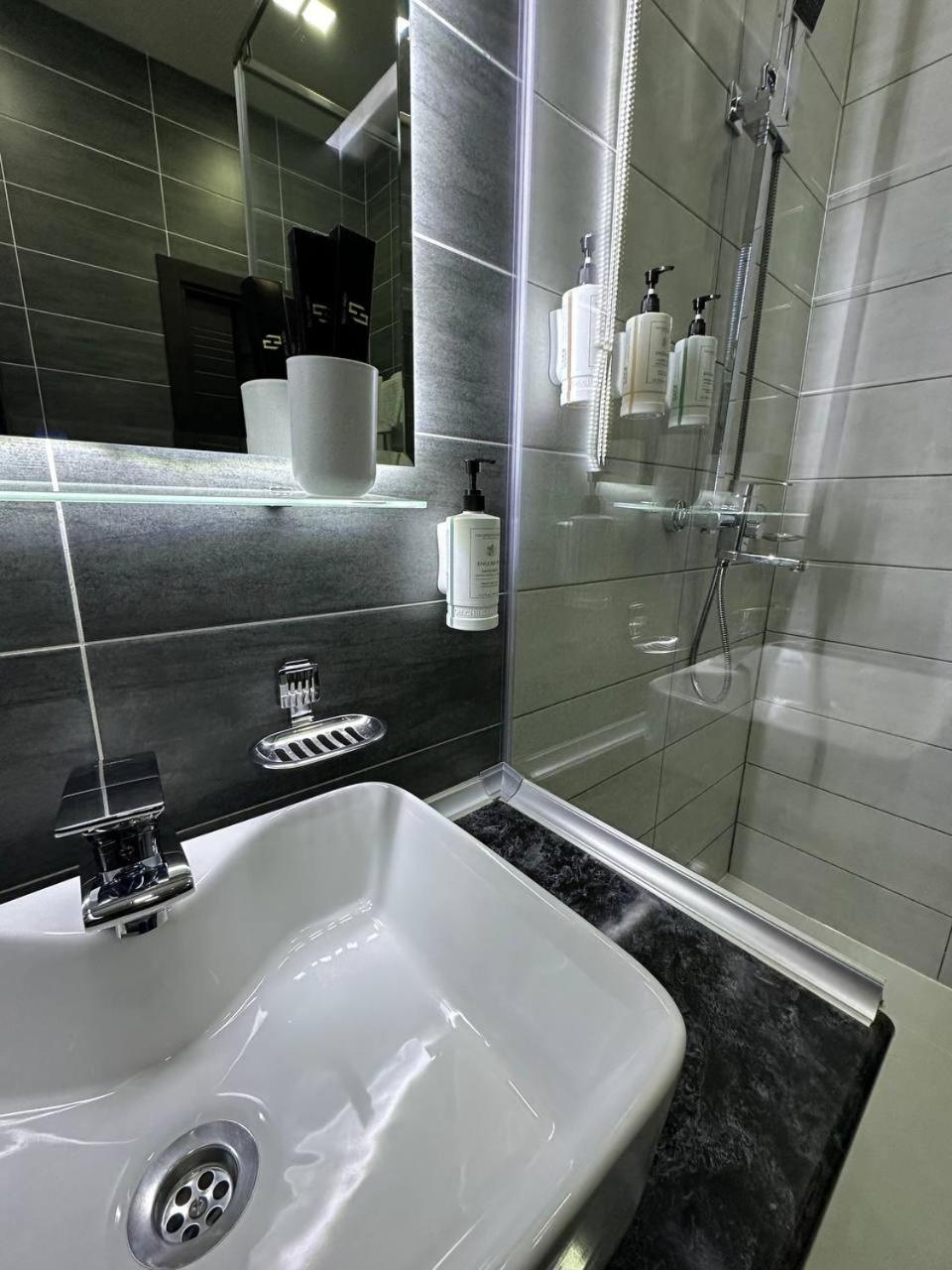 Home Boutique Hotel Tasjkent Exteriör bild